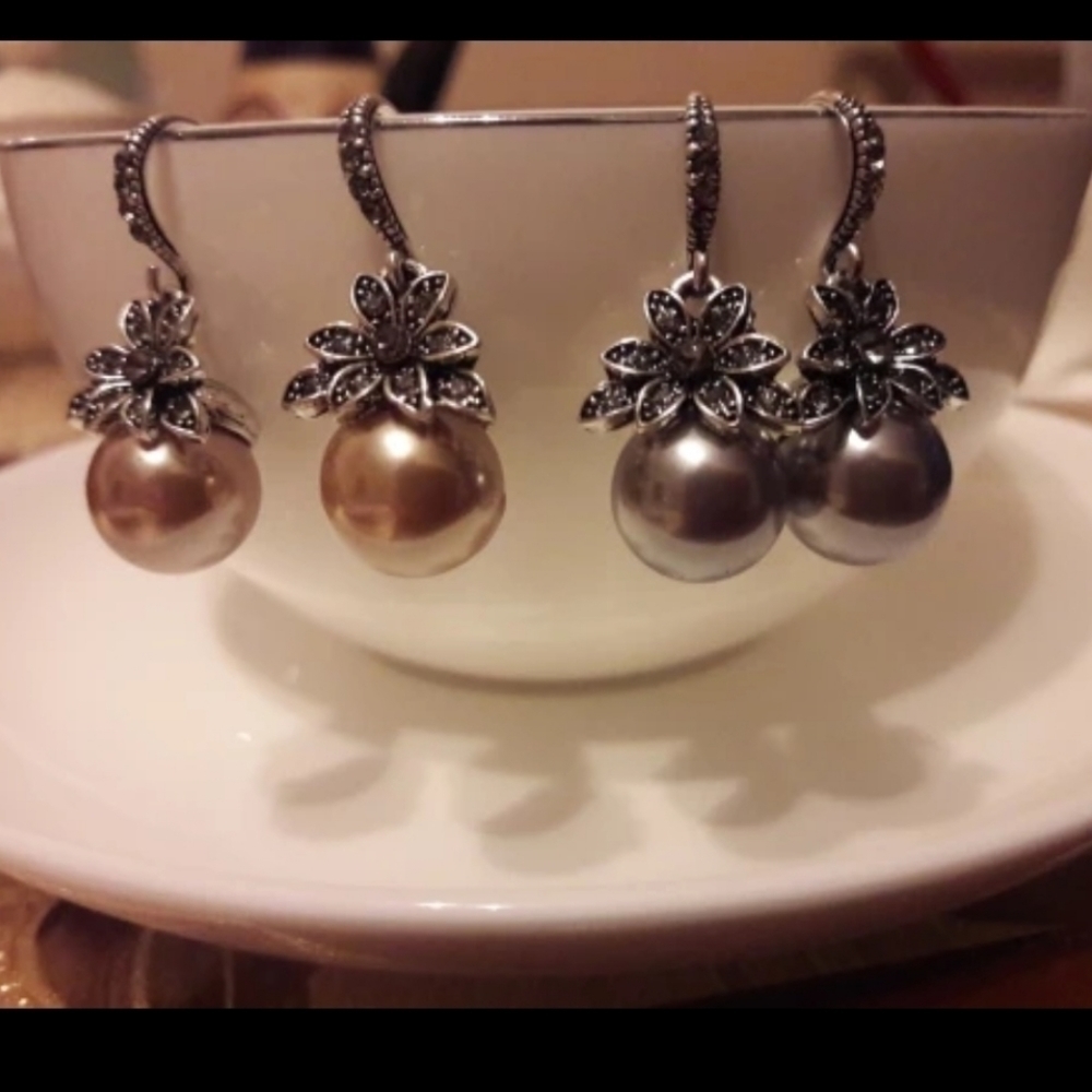 Gorgeous Vintage Champagne Pearl Earrings - Picture 8 of 11